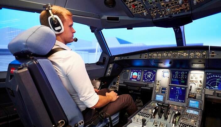 Pilot Training Services in the UK, U.S. & Thailand | L3Harris